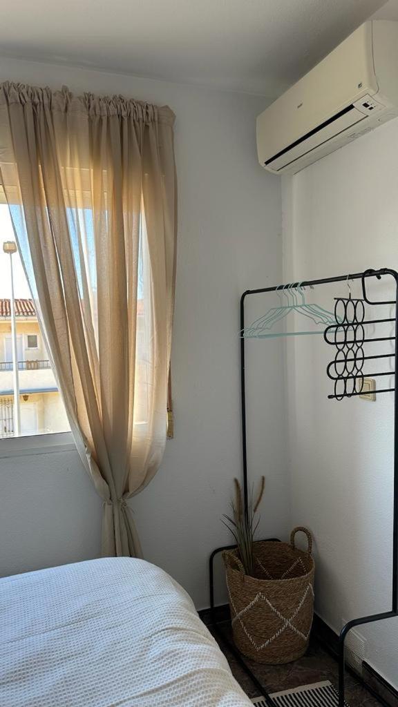 Playa De Los Naufragos Cozy Apartment With Pool Torrevieja Exterior photo